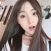 Gái Xinh 18+ và Nhiều Hơn Nữa chat bot